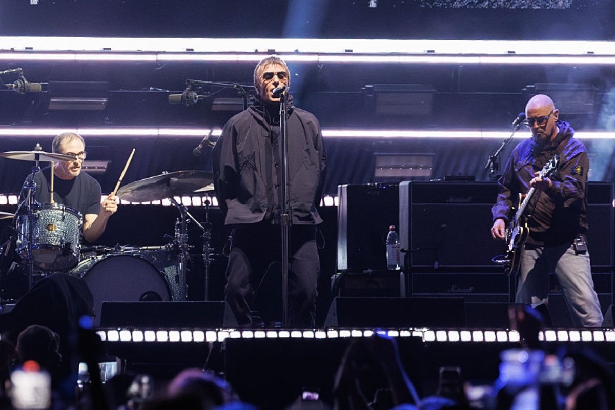 oasis-guitarist-steps-away-from-world-tour-after-revealing-devastating-health-diagnosis