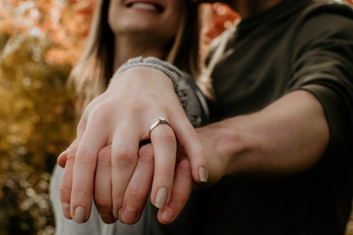 two-beloved-comedy-stars-are-engaged