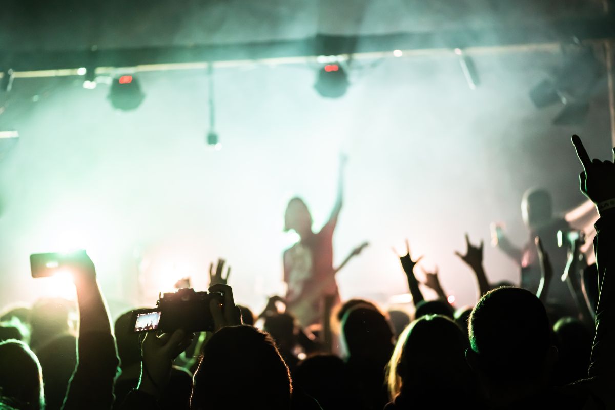 2000s-pop-punk-band-steps-down-from-major-tour-due-to-health-issues