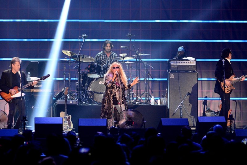 80s-music-star-in-constant-pain-due-to-health-complication