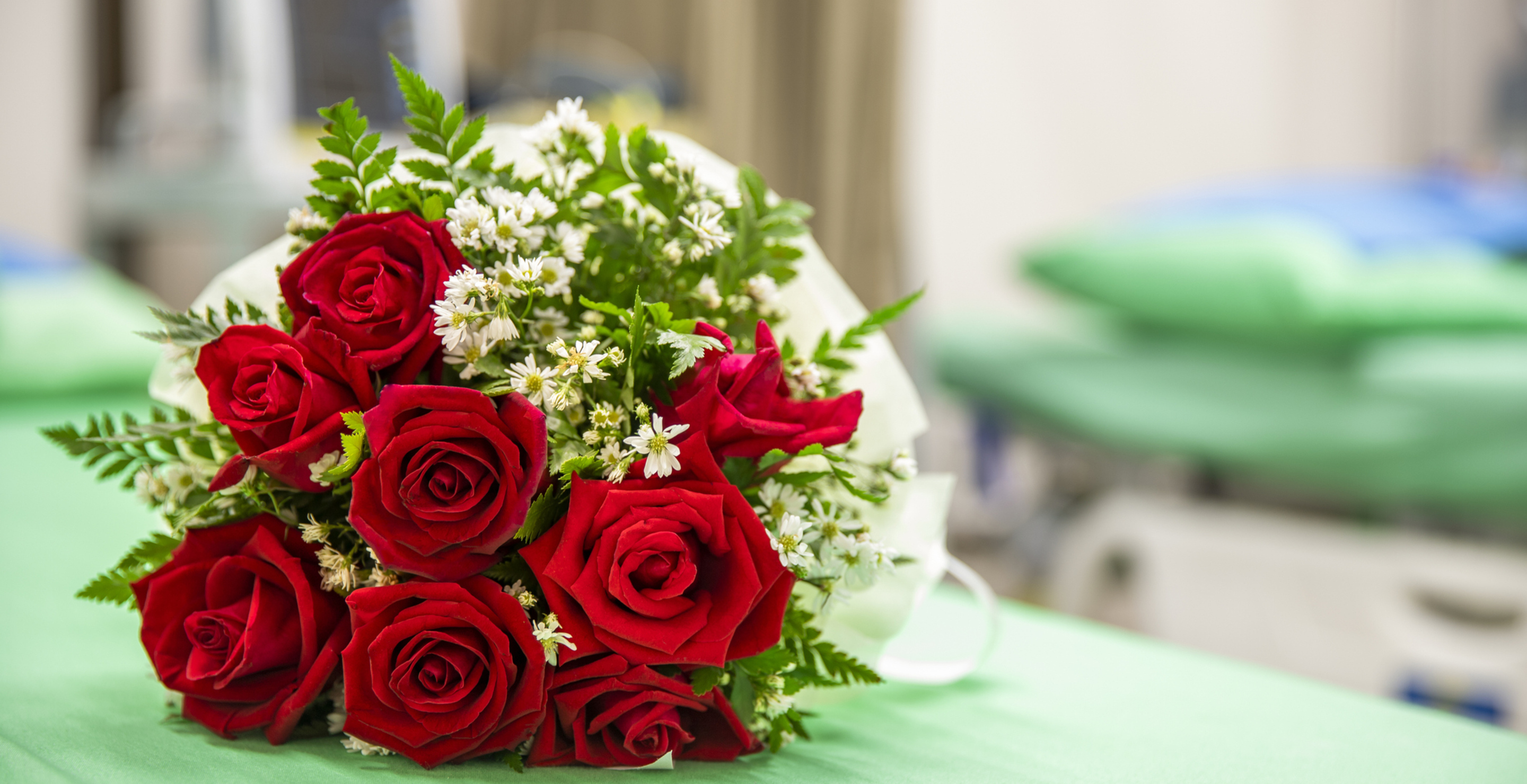 California Woman Gets Hospital Wedding After Getting Diagnosed With Brain Tumor