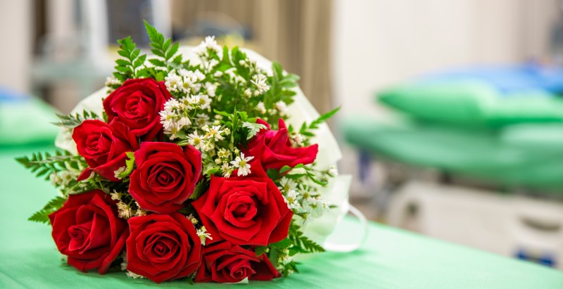 California Woman Gets Hospital Wedding After Getting Diagnosed With Brain Tumor