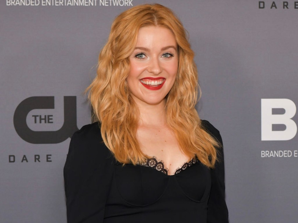 former-cw-actress-pregnant-with-first-child