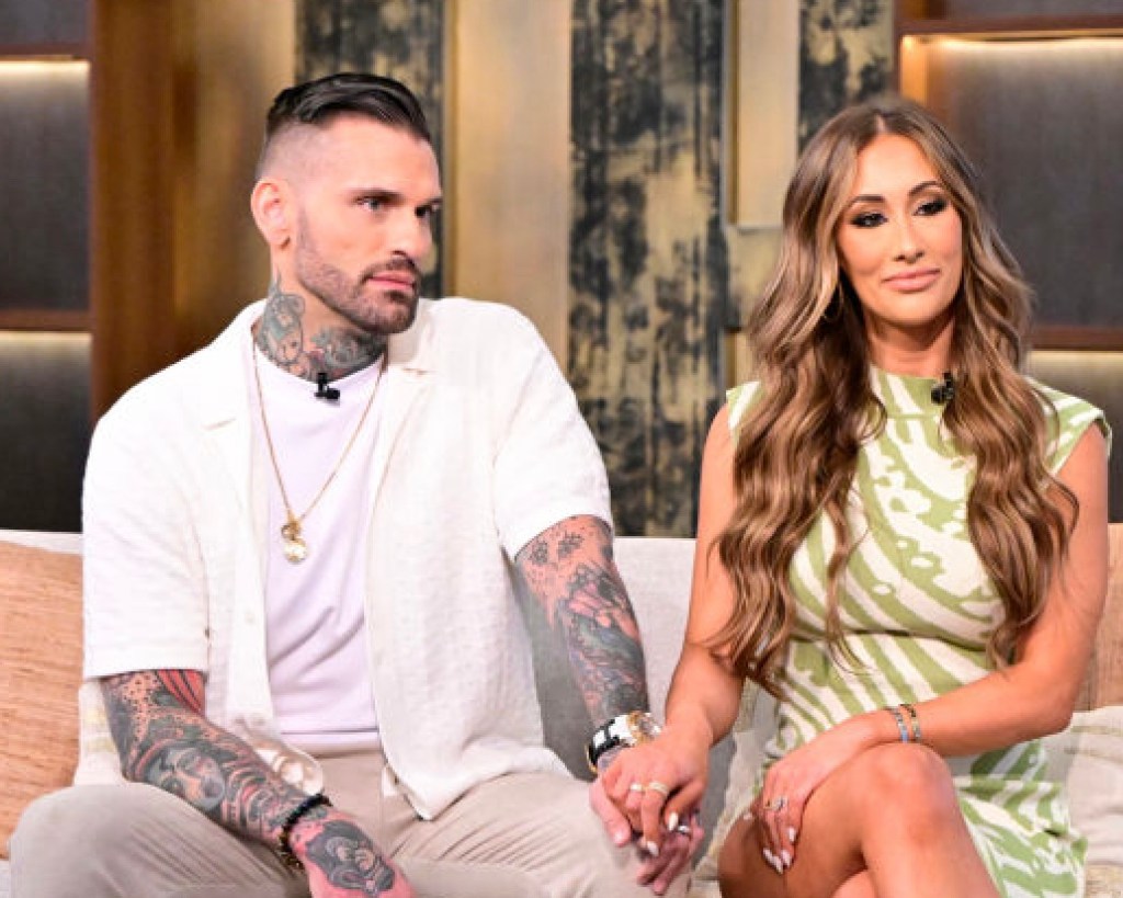 former-wwe-world-champion-gives-birth-to-baby-boy-reveals-first-photo.