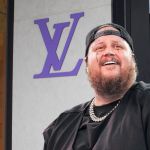 jelly-roll-accuses-louis-vuitton-store-employees-of-treating-him-like-he-was-going-to-rob-that-place