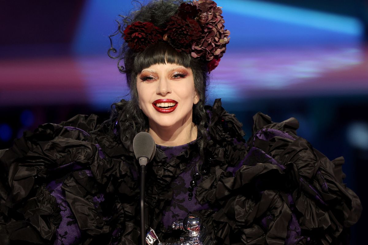 lady-gaga-reveals-hospitalization-for-psychiatric-care