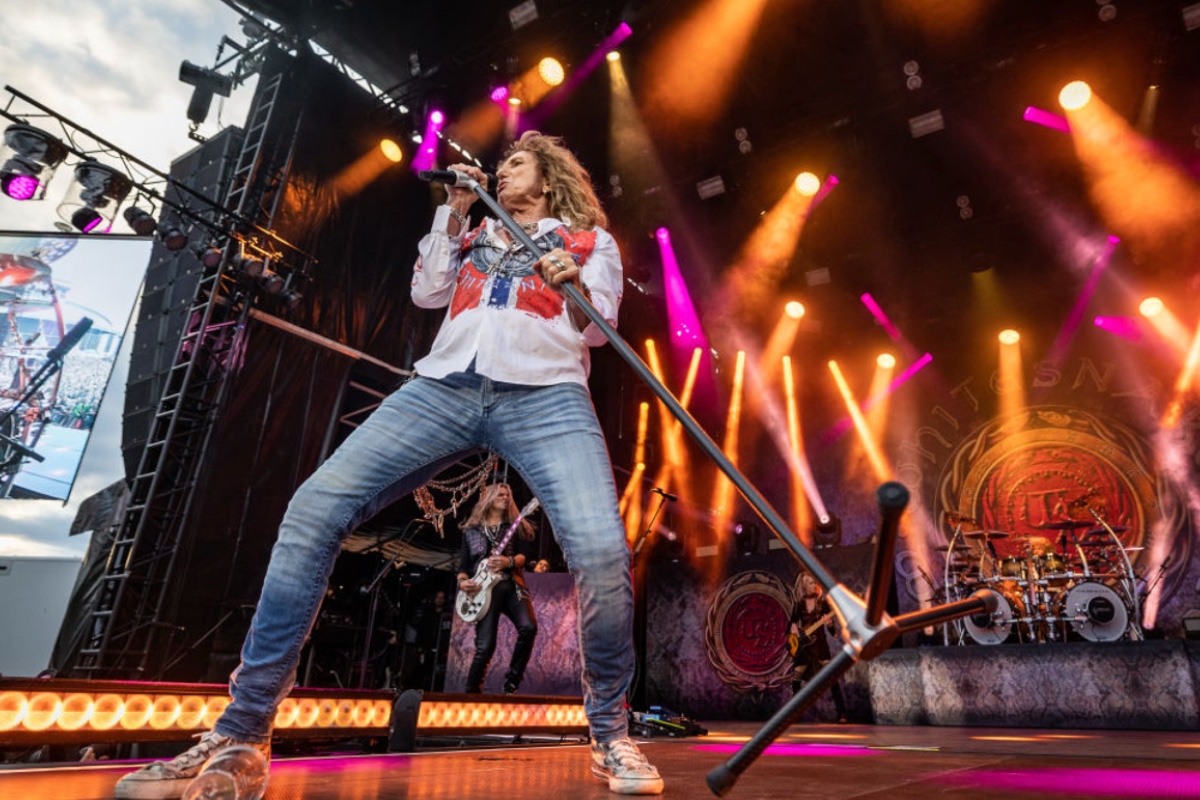 legendary-rock-singer-announces-retirement-time-for-me-to-call-it-a-day