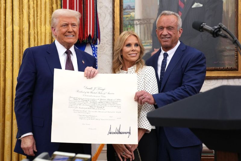 rfk-jr-s-wife-recalls-going-to-urgent-care-with-hives-after-meeting-president-trump