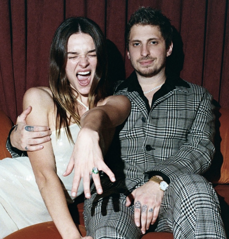 singer-and-3-time-grammy-winner-reveal-engagement