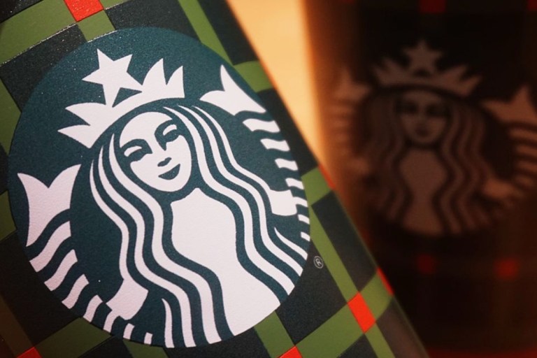 starbucks-open-on-christmas-day-hours-explained