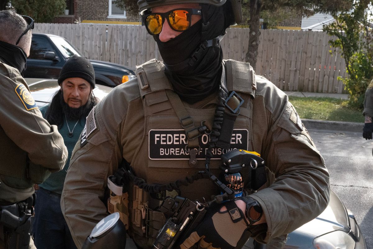 us-department-of-homeland-security-launches-investigation-after-shots-were-fired-at-border-patrol-agents-in-chicago