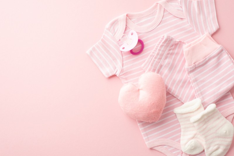 90s-sitcom-star-and-wife-welcome-baby