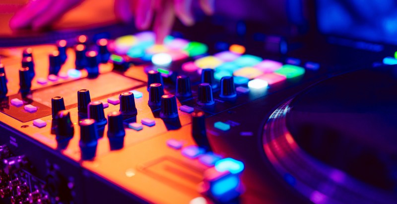 DJ Reveals She Lost Her Hearing in 1 Ear