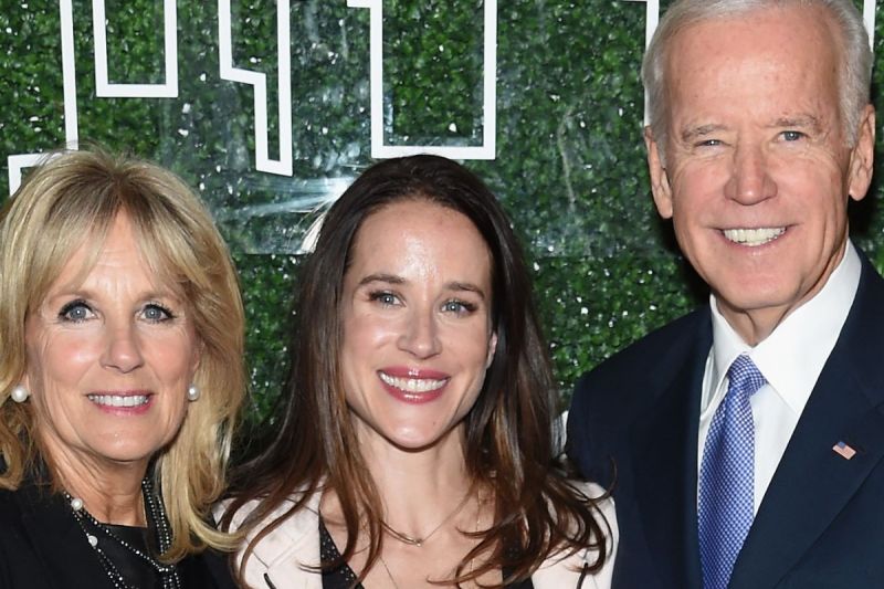 ashley-biden-shares-biden-family-thanksgiving-photos-while-reflecting-on-no-vember-2025