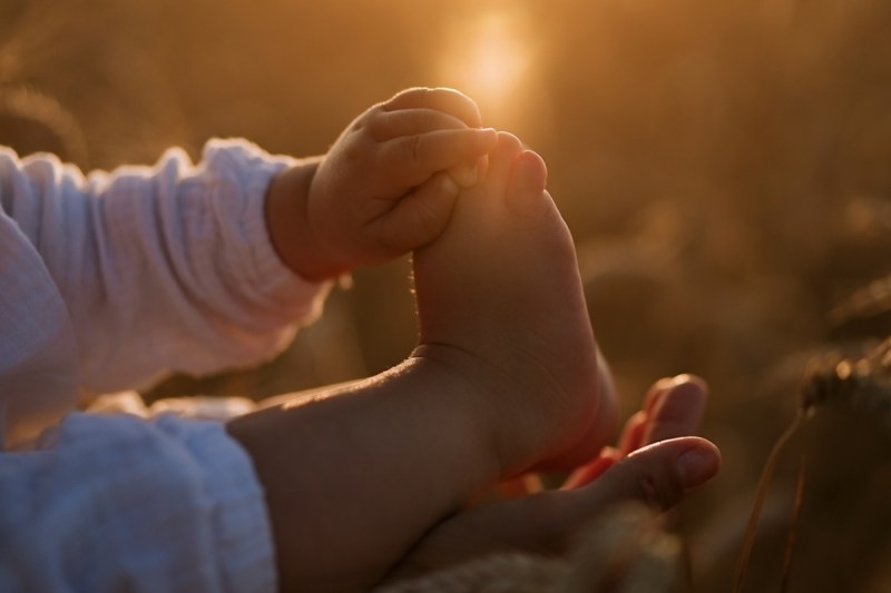 country-singer-songwriter-and-wife-announce-birth-of-baby-girl