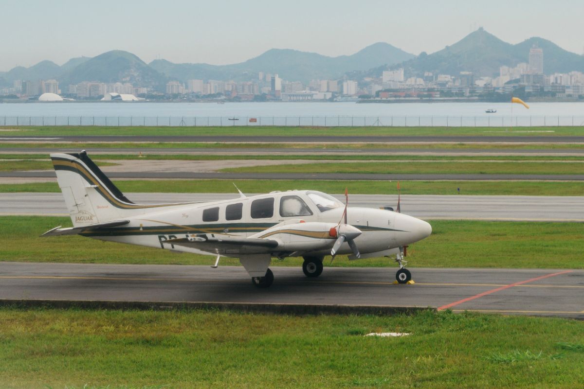 plane-crashes-on-major-interstate-lands-on-top-of-car