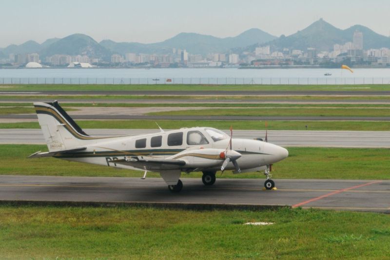 plane-crashes-on-major-interstate-lands-on-top-of-car