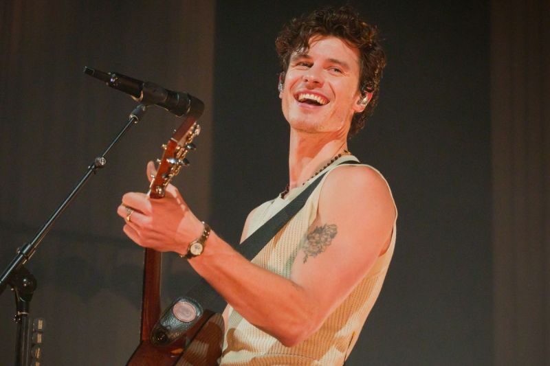 shawn-mendes-sparks-romance-rumors-with-actress