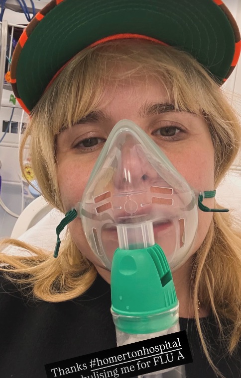 singer-actress-44-hospitalized-amidst-pregnancy