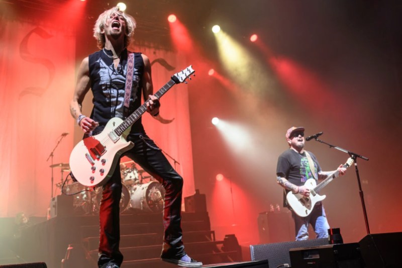 unfortunate-illness-and-snowstorms-cause-rock-band-to-postpone-multiple-concerts