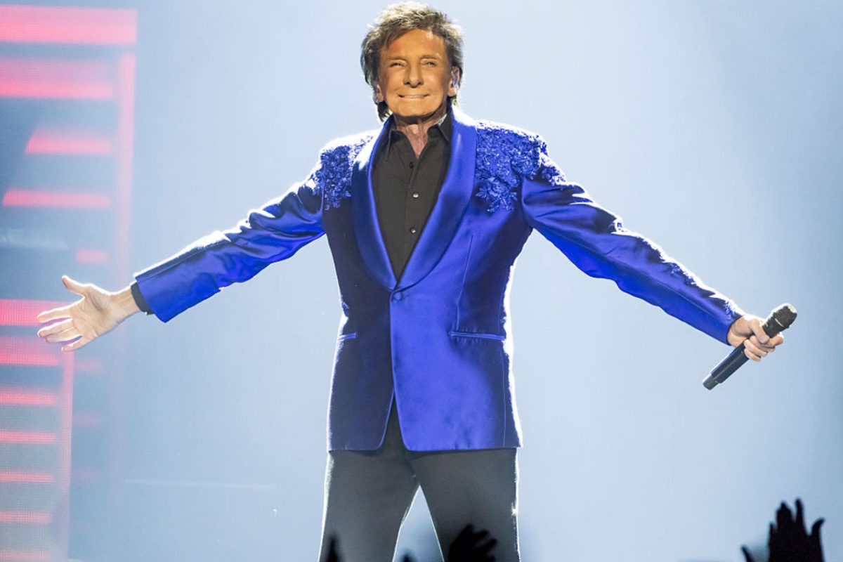 barry-manilow-announces-tour-dates-just-a-month-after-lung-cancer-diagnosis