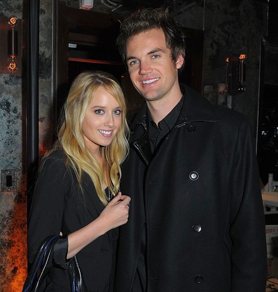 beloved-writer-director-and-one-tree-hill-star-husband-secretly-ended-their-marriage