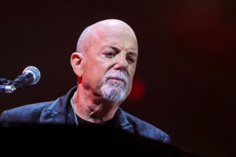 billy-joel-delivers-surprise-performance-his-first-since-brain-disorder-diagnosis