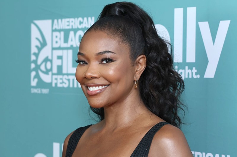 gabrielle-union-ditches-swim-outfit-for-hot-springs-dip-in-japan