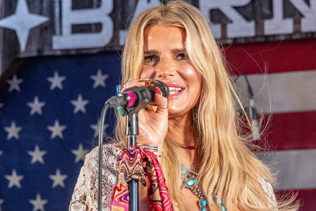 jessica-simpson-remains-optimistic-about-love-1-year-after-announcing-separation-from-eric-johnson