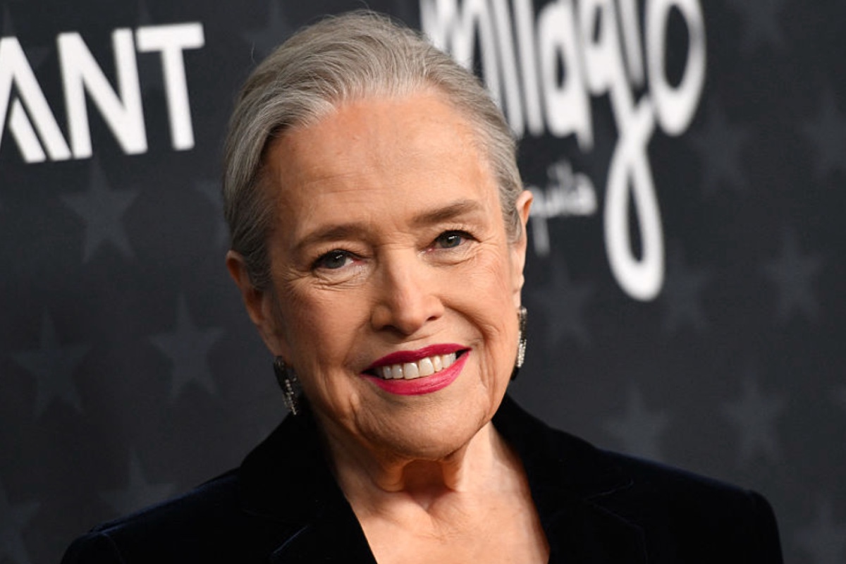 kathy-bates-debuts-stunning-100-pound-transformation-at-critics-choice-awards