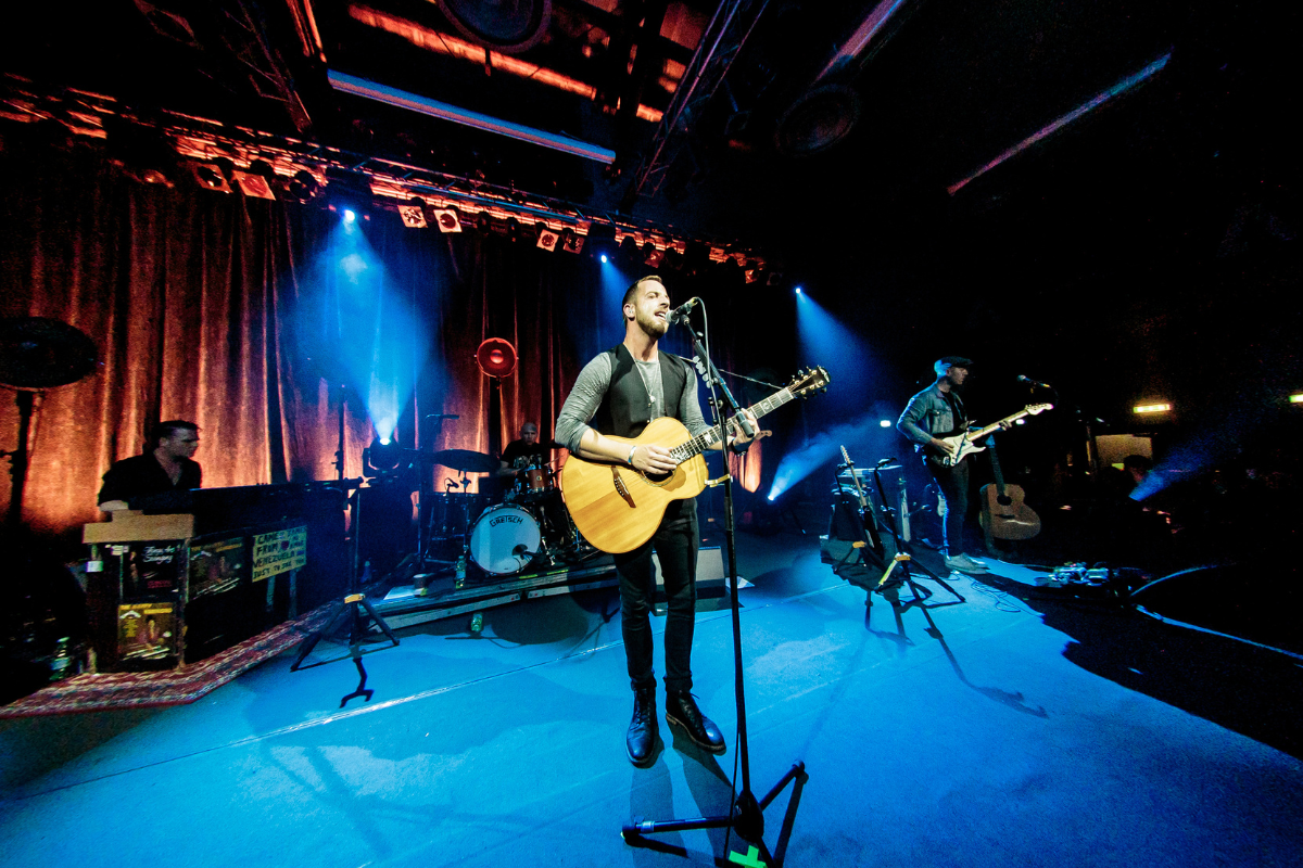 pop-singer-songwriters-voice-is-strained-postpones-performances