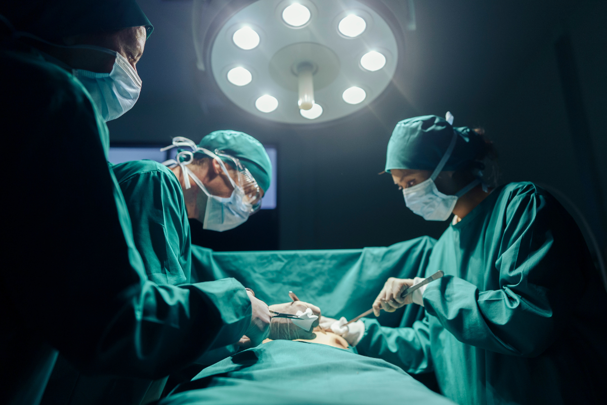 rock-singers-wife-undergoes-emergency-and-critical-brain-surgery