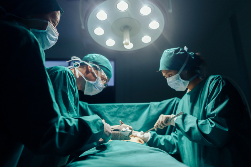 rock-singers-wife-undergoes-emergency-and-critical-brain-surgery