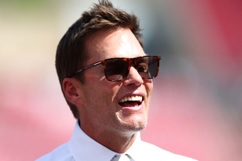 tom-brady-sparks-romance-rumors-with-newly-single-celebrity