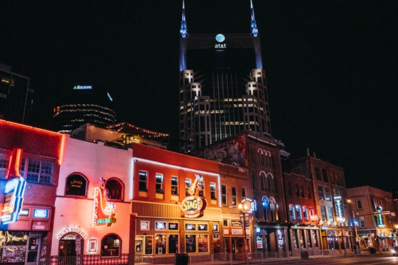 another-major-country-music-star-is-getting-a-nashville-bar