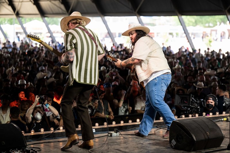 country-singer-targeted-with-death-threats-man-arrested