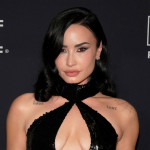 demi-lovato-breaks-tough-news-to-fans-in-order-to-protect-her-health