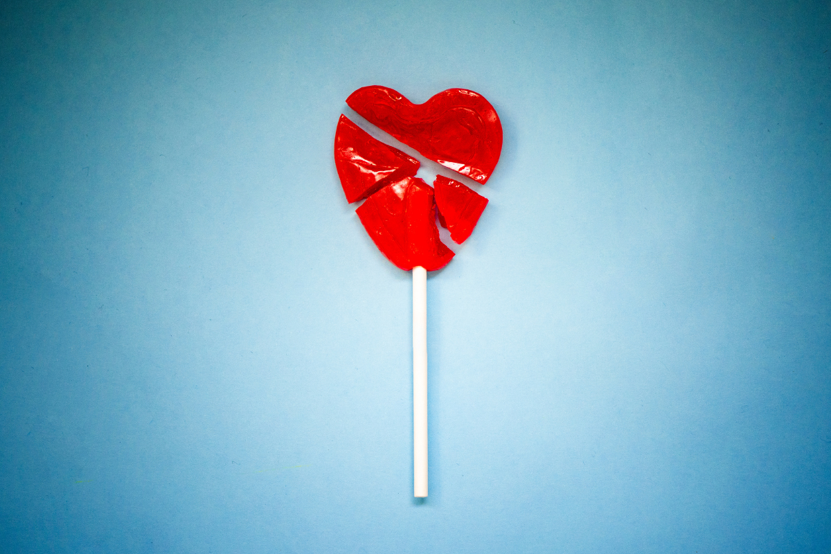 emmy-winning-actress-divorcing-wife-of-9-years