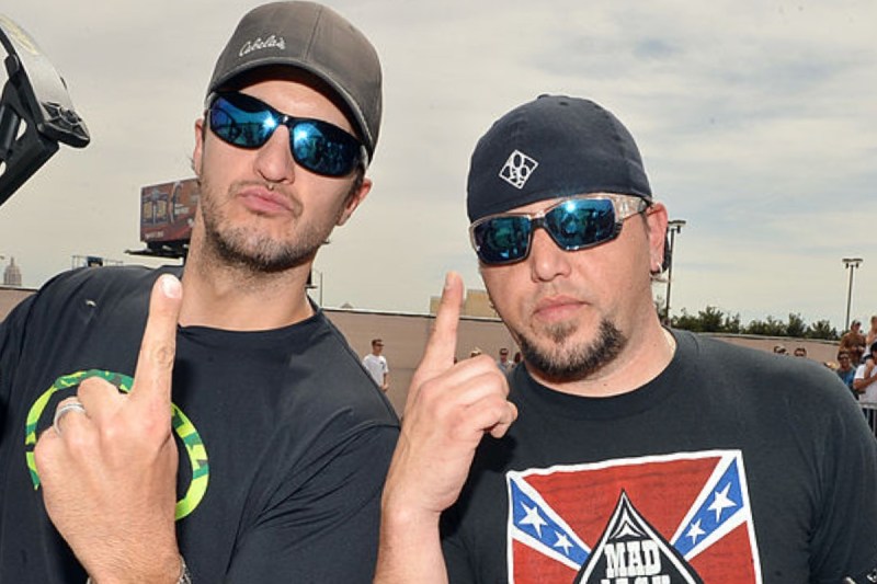 luke-bryan-and-jason-aldeans-business-endeavor-hits-major-snag