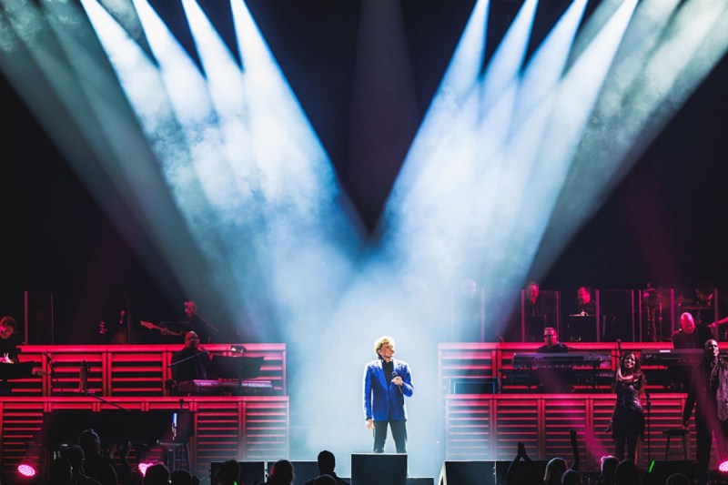 music-legend-suffers-very-depressing-health-setback-concerts-postponed