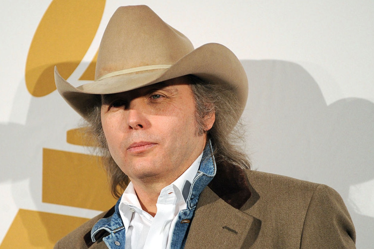 Plane Carrying Dwight Yoakam Undergoes ‘Emergency Takeoff Abort’