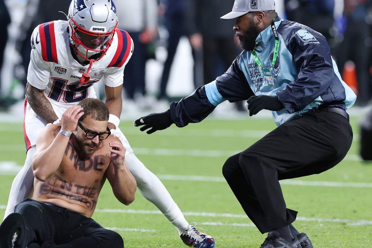 super-bowl-interrupted-field