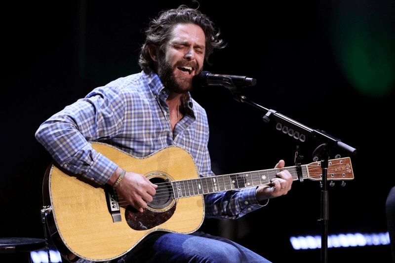 thomas-rhett-shares-upsetting-health-update