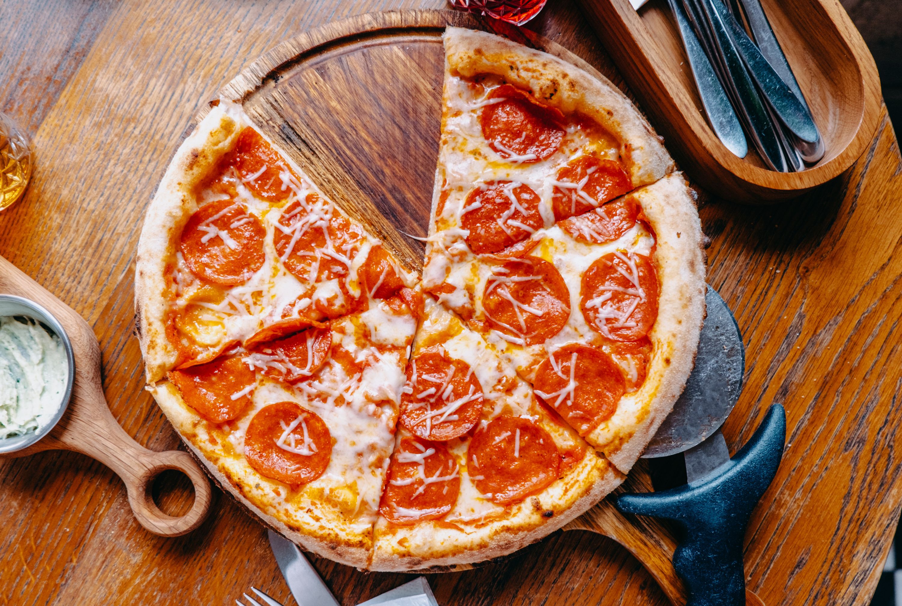 25000-bread-and-pizza-products-recalled-for-possible-metal-fragment-contamination