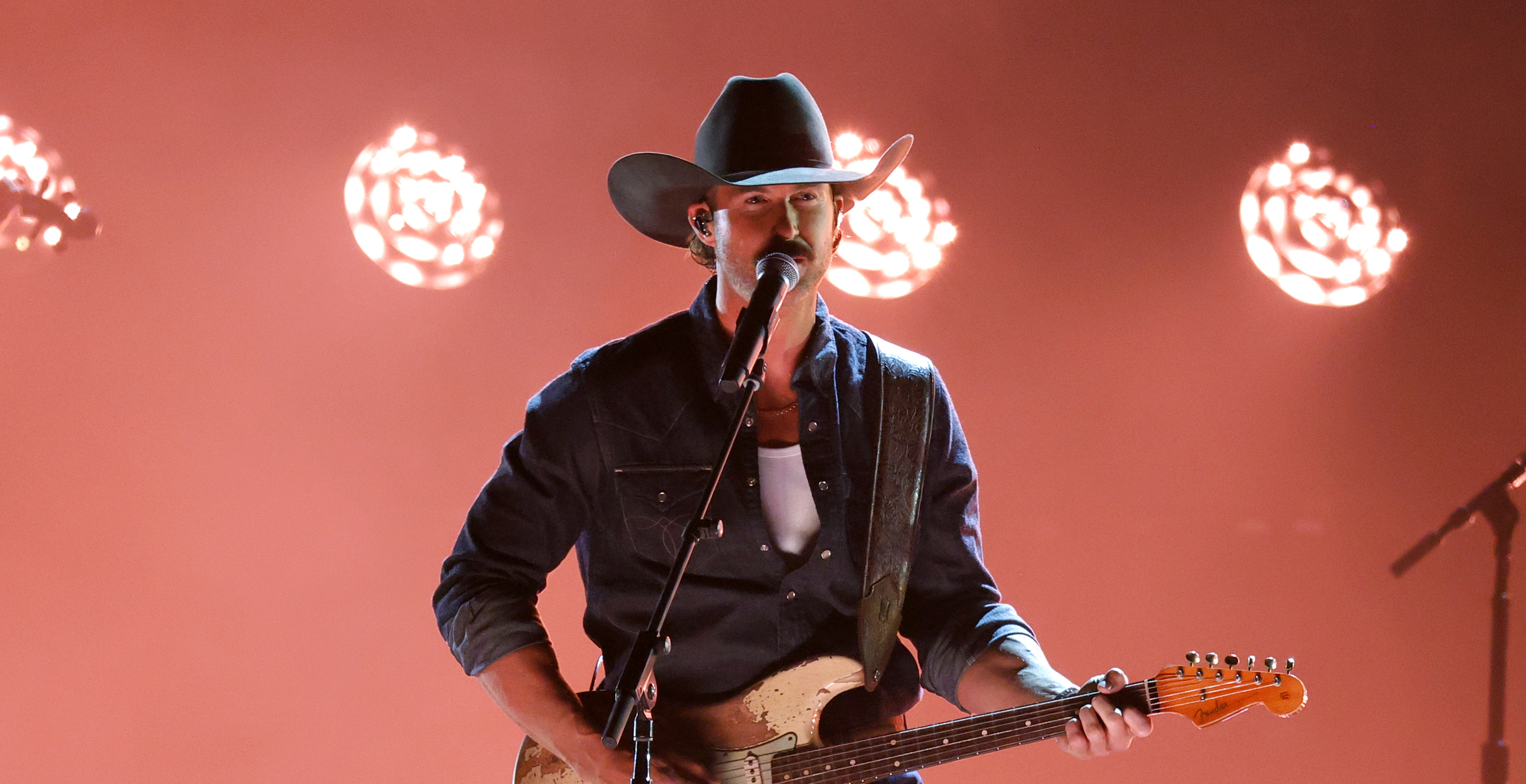 Riley Green Gets Phone Thrown In Face, Bleeds On Stage