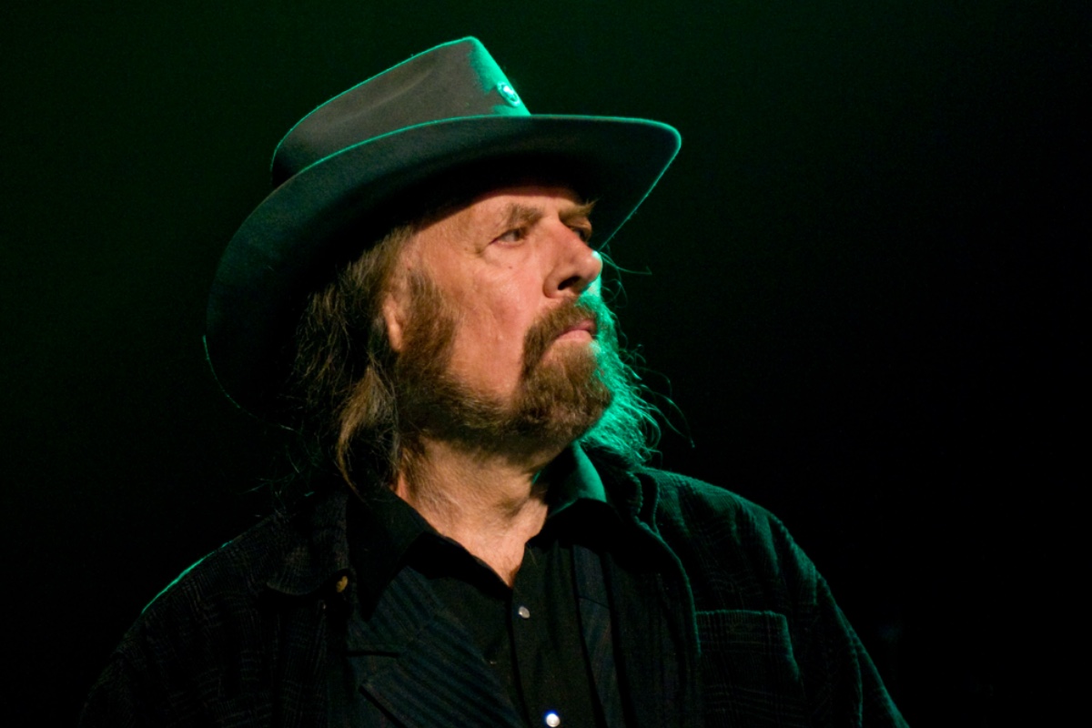 classic-country-musician-passed-away-peacefully-in-his-sleep-augie-meyers-was-85