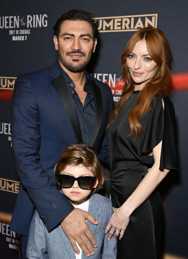 clint-eastwoods-daughter-shows-off-her-postpartum-figure-after-welcoming-baby