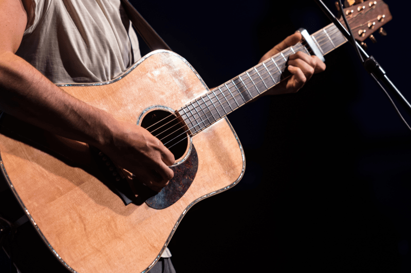 country-music-singer-involved-in-a-very-serious-accident-says-hes-barely-alive