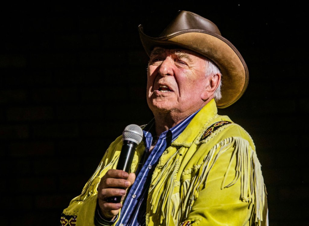 country-music-tv-personality-dead-at-81-rip-to-blake-emmons
