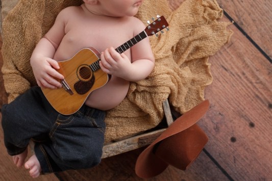 country-singer-and-her-rock-musician-husband-welcome-baby-girl